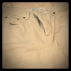 Denim & Co Capri Stretch jean Khaki New❤️